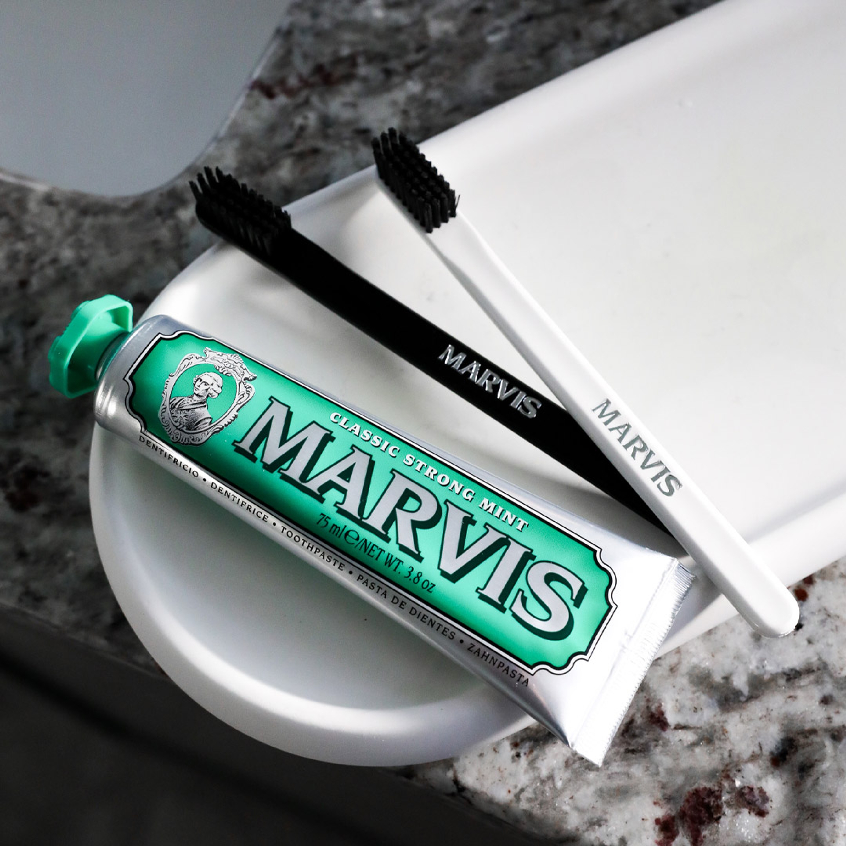 Marvis Classic Strong Mint Toothpaste 3.8 fl.oz 4