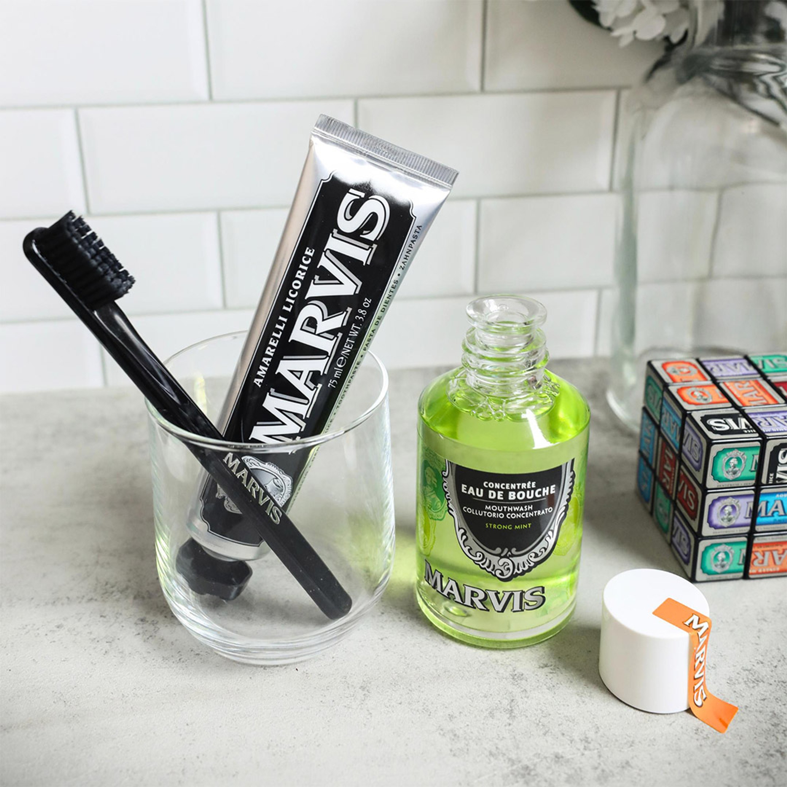 Marvis Amarelli Licorice Mint Toothpaste 3.8 fl.oz 4